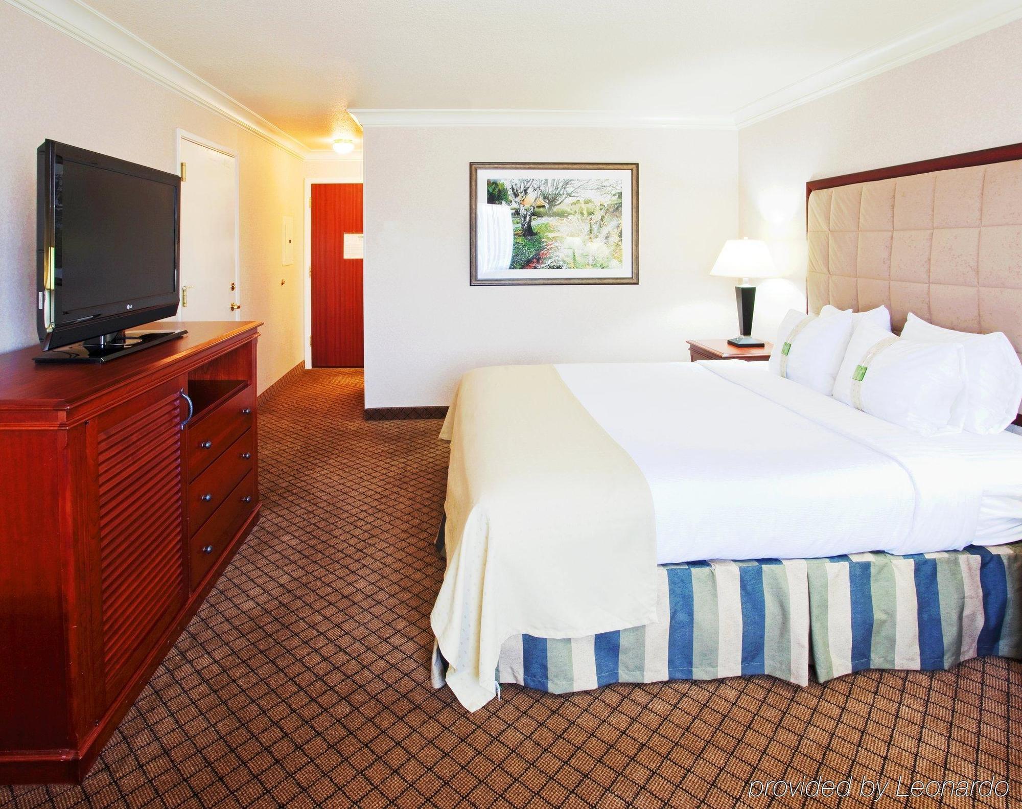 By Ihg Hotel
